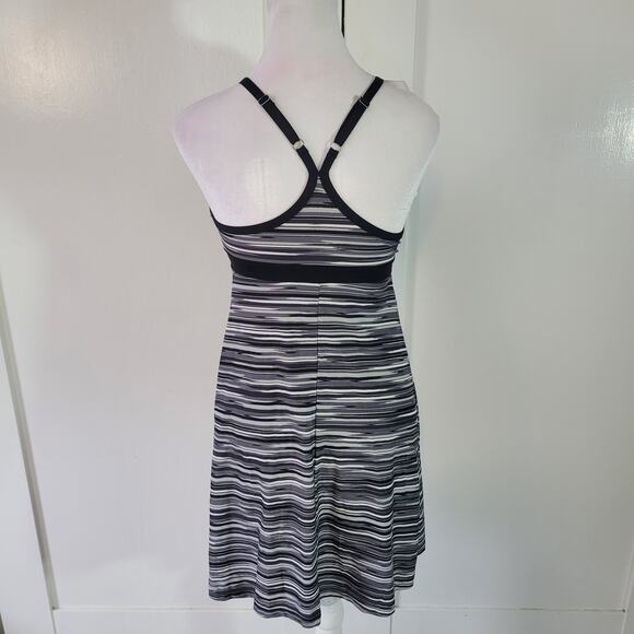 Athleta	Size	XS	Printed Shorebreak Black White Crossback Swim Dress - Picture 4 of 9